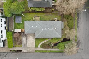 5408 SE Hawthorne Blvd, Portland, OR 97215 - Photo 3