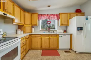 3700 Babcock Ln, Eugene, OR 97401 - Photo 11
