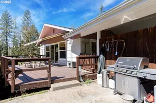 135 Champagne Dr, Roseburg, OR 97471 - Photo 31