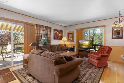 135 Champagne Dr, Roseburg, OR 97471 - Photo 9