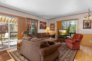 135 Champagne Dr, Roseburg, OR 97471 - Photo 9