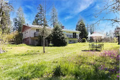 135 Champagne Dr, Roseburg, OR 97471 - Photo 33