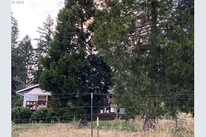 135 Champagne Dr, Roseburg, OR 97471 - Photo 33