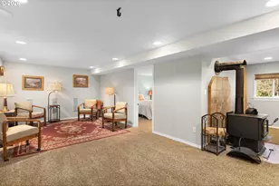 135 Champagne Dr, Roseburg, OR 97471 - Photo 13