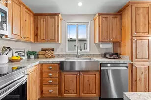 300 SW 7th Ave, Battle Ground, WA 98604 - Photo 17