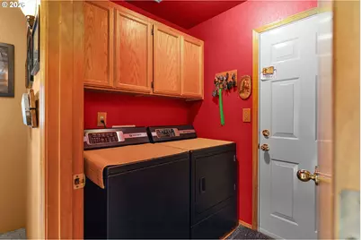 535 SE Parkway Dr, Winston, OR 97496 - Photo 27