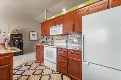 535 SE Parkway Dr, Winston, OR 97496 - Photo 9