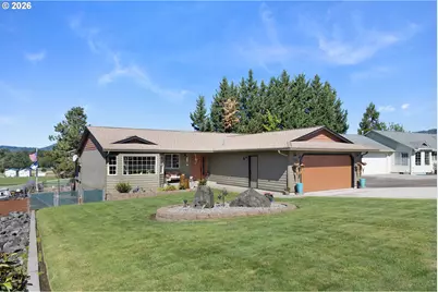 535 SE Parkway Dr, Winston, OR 97496 - Photo 3