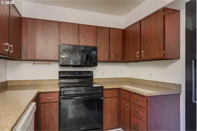 24011 NE Treehill Dr, Wood Village, OR 97060 - Photo 7