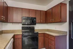 24011 NE Treehill Dr, Wood Village, OR 97060 - Photo 7