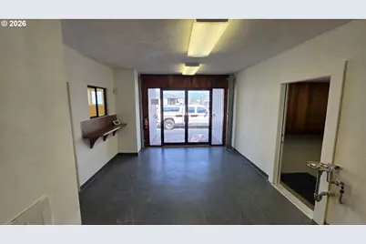 364 N 4th St, Reedsport, OR 97467 - Photo 13