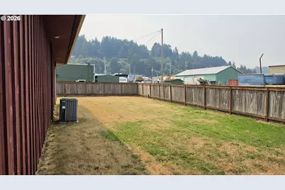 364 N 4th St, Reedsport, OR 97467 - Photo 9
