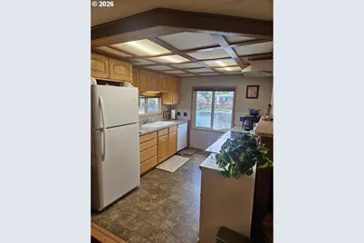 1800 Lakewood Ct, Eugene, OR 97402 - Photo 3