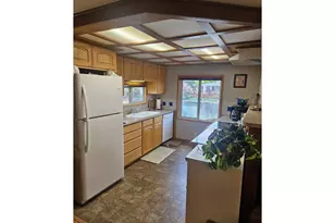 1800 Lakewood Ct, Eugene, OR 97402 - Photo 3
