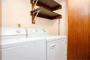 14828 SW 109th Ave, Portland, OR 97224 - Photo 17