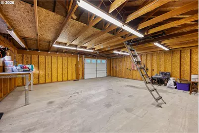 240 E Fourth Ave, Sutherlin, OR 97479 - Photo 21
