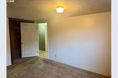 1323 Hawthorne St, Sweet Home, OR 97386 - Photo 5