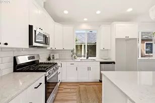 6336 SE 84th Pl, Portland, OR 97266 - Photo 9