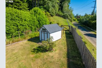 63697 Isthmus Heights Rd, Coos Bay, OR 97420 - Photo 41