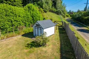 63697 Isthmus Heights Rd, Coos Bay, OR 97420 - Photo 41