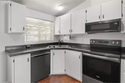5340 Golden Eagle Dr, Eugene, OR 97402 - Photo 13