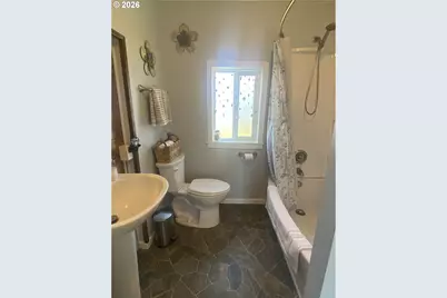 1195 Idaho Ave, Coos Bay, OR 97420 - Photo 21