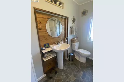 1195 Idaho Ave, Coos Bay, OR 97420 - Photo 19