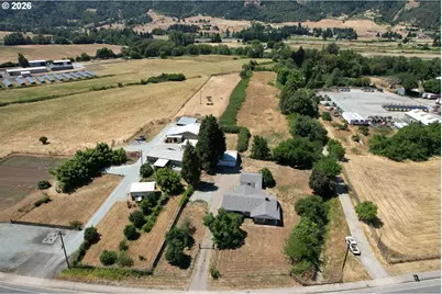 309 N Old Pacific Hwy, Myrtle Creek, OR 97457 - Photo 25