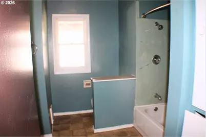 309 N Old Pacific Hwy, Myrtle Creek, OR 97457 - Photo 15