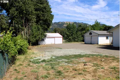 309 N Old Pacific Hwy, Myrtle Creek, OR 97457 - Photo 3