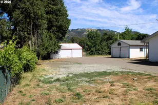 309 N Old Pacific Hwy, Myrtle Creek, OR 97457 - Photo 3