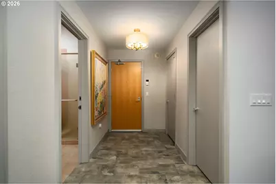 836 S Curry St #102, Portland, OR 97239 - Photo 5