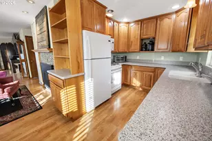 1864 4th St, Astoria, OR 97103 - Photo 7