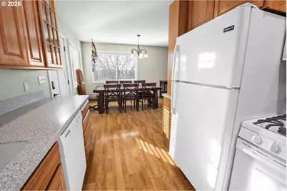 1864 4th St, Astoria, OR 97103 - Photo 9