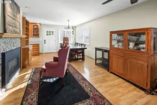 1864 4th St, Astoria, OR 97103 - Photo 5