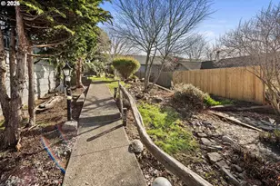 1864 4th St, Astoria, OR 97103 - Photo 27