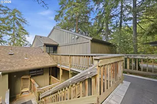 223 Trailside Loop, Eugene, OR 97405 - Photo 3