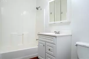 12106 SE Market St, Portland, OR 97216 - Photo 25