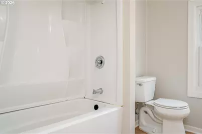 12106 SE Market St, Portland, OR 97216 - Photo 13