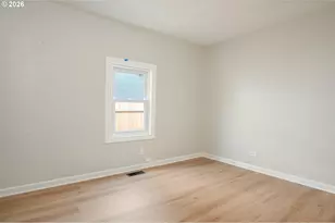 12106 SE Market St, Portland, OR 97216 - Photo 7