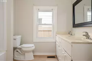 12106 SE Market St, Portland, OR 97216 - Photo 11