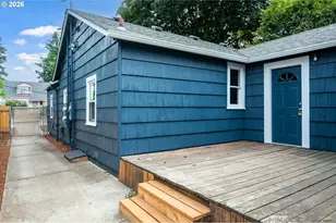 12106 SE Market St, Portland, OR 97216 - Photo 15