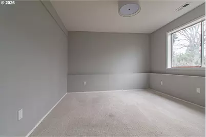 35 SE 90th Ave, Portland, OR 97216 - Photo 17