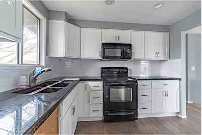 35 SE 90th Ave, Portland, OR 97216 - Photo 11