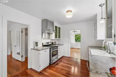 334 NE 71st Ave, Portland, OR 97213 - Photo 9