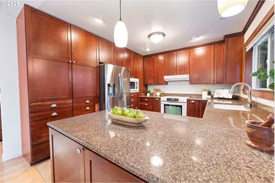 32570 Glen View Ln, Scappoose, OR 97056 - Photo 7