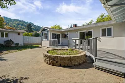 839 W Luellen Dr, Roseburg, OR 97471 - Photo 35