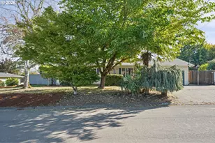 839 W Luellen Dr, Roseburg, OR 97471 - Photo 3