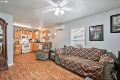 1128 9th Ave, Longview, WA 98632 - Photo 7