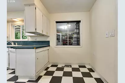 850 Marion St, Woodburn, OR 97071 - Photo 11